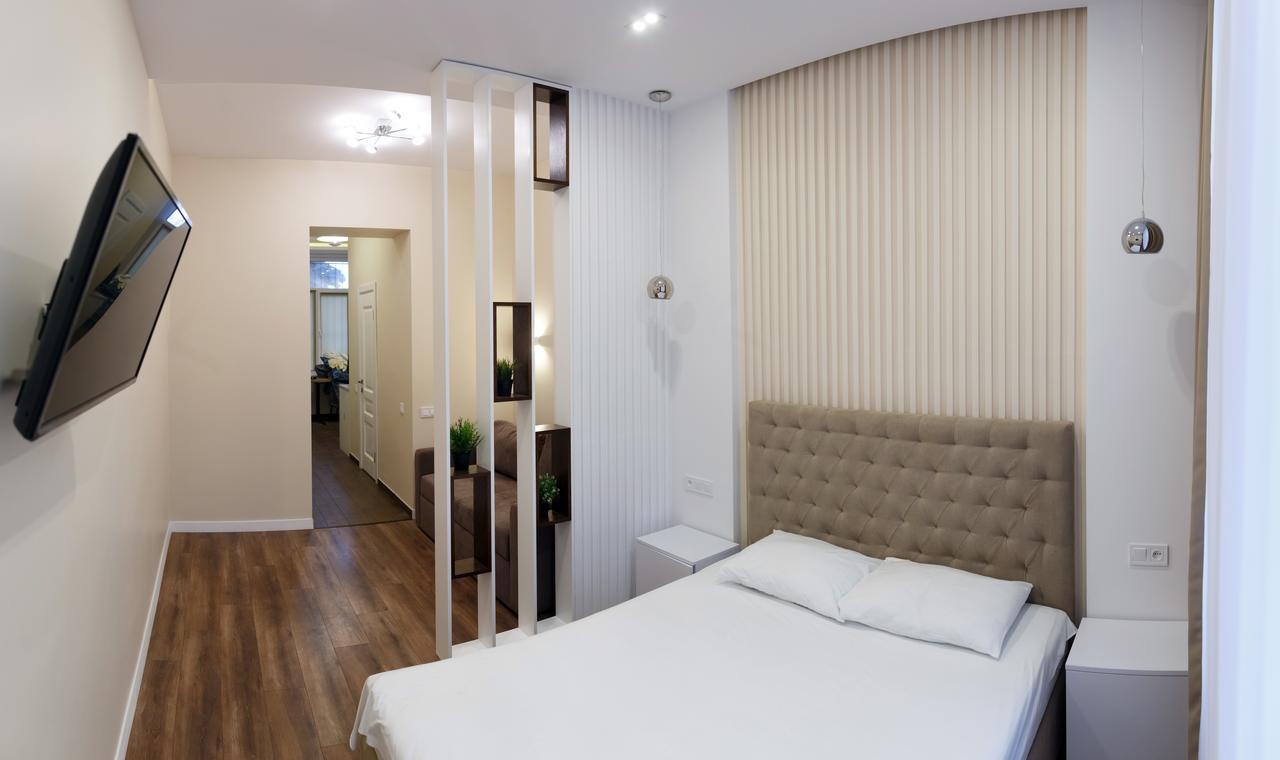 Charming Apartment In The City Center Lviv Exterior foto